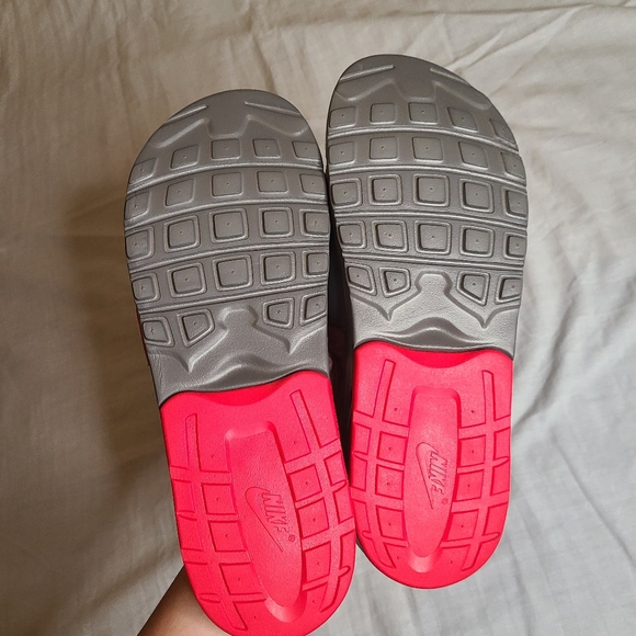 NWOT Nike Air Max Slides - Picture 3 of 4